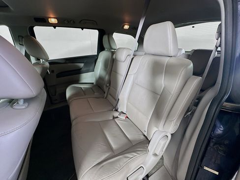 Used 2016 Honda Odyssey EX-L image 25