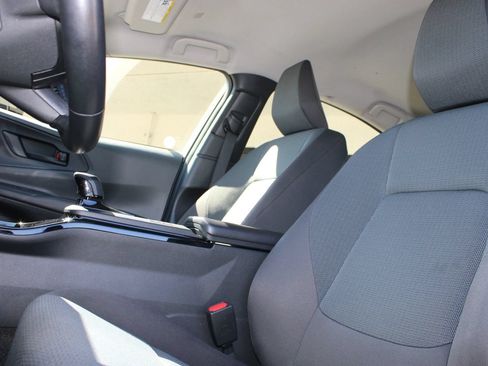 Used 2023 Toyota Prius LE FWD image 7
