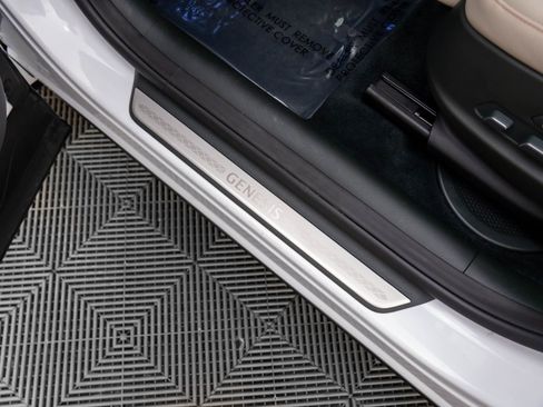 Used 2025 Genesis GV80 3.5T e-SC image 15