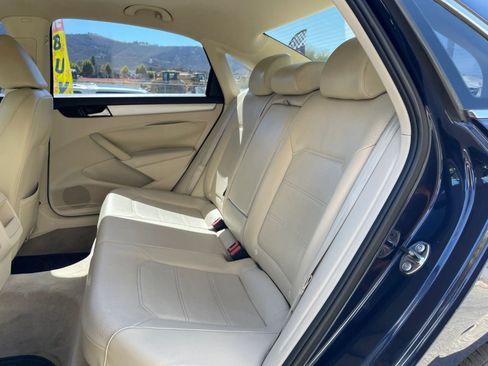 Used 2012 Volkswagen Passat 2.5 SE FWD image 21