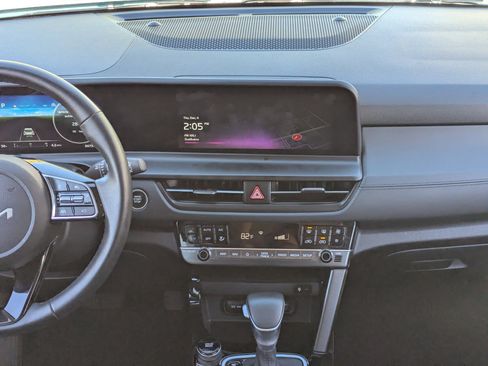 Certified 2025 Kia Seltos EX w/ EX Sunroof Package image 14