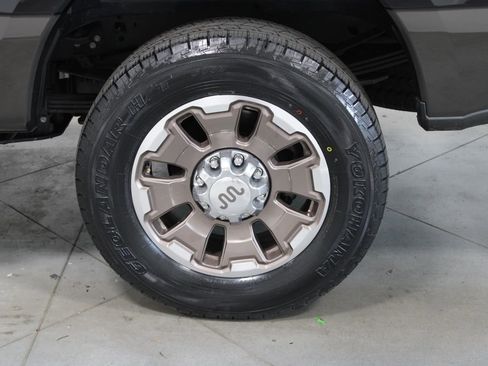 Used 2025 Ford F350 King Ranch w/ FX4 Off-Road Package AWD/4WD image 19
