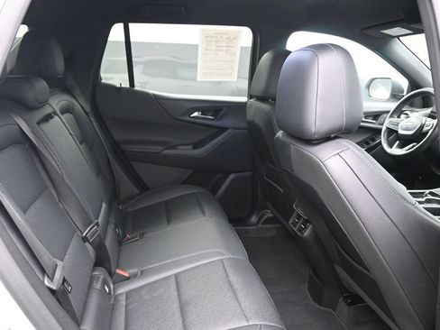 Used 2025 Chevrolet Equinox LT w/ Convenience Package II FWD image 12