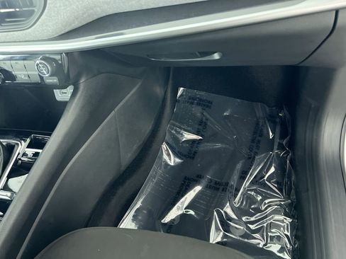 Used 2023 Jeep Compass Sport image 34