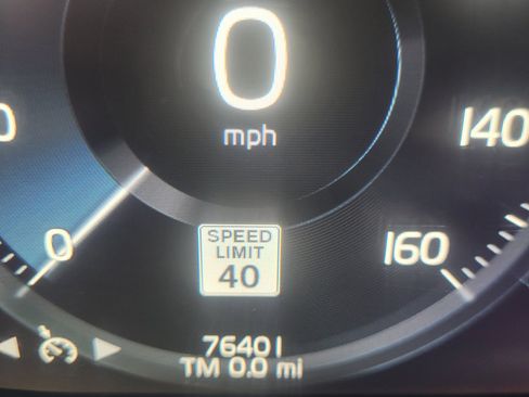 Used 2018 Volvo XC60 T5 Inscription image 17