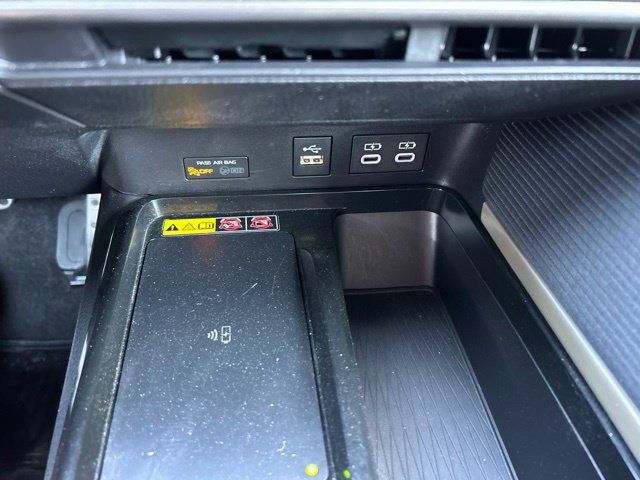 Used 2025 Toyota Camry SE FWD image 14