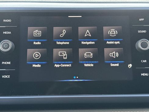 Used 2024 Volkswagen Taos SE image 25