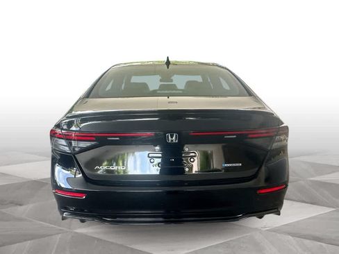 Used 2025 Honda Accord Sport image 7