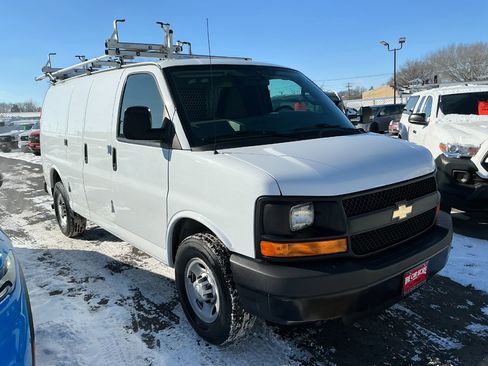 Used 2016 Chevrolet Express 3500 RWD 3500 135 image 3