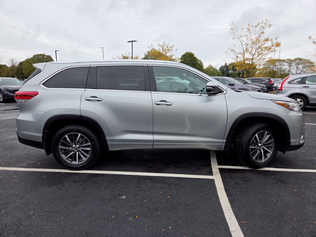 Used 2018 Toyota Highlander XLE AWD/4WD image 26