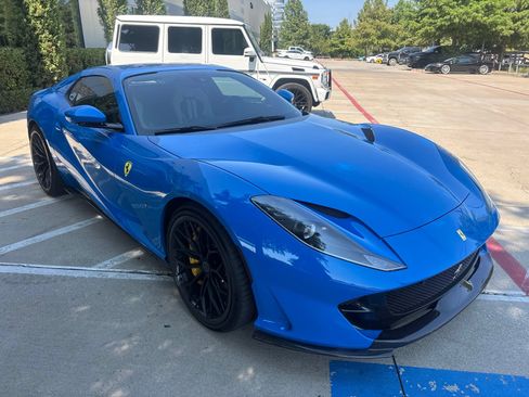 Used 2022 Ferrari 812 GTS RWD image 4