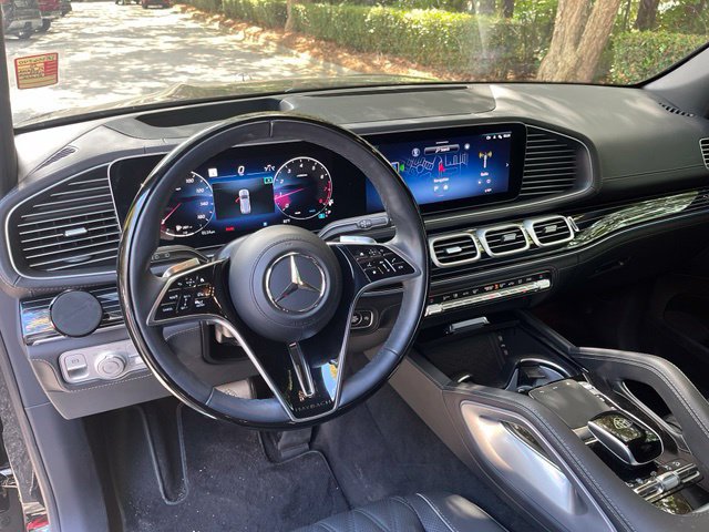 Used 2025 Mercedes-Benz Maybach GLS 600 4MATIC image 6