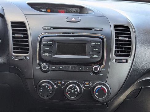 Used 2018 Kia Forte LX FWD image 15