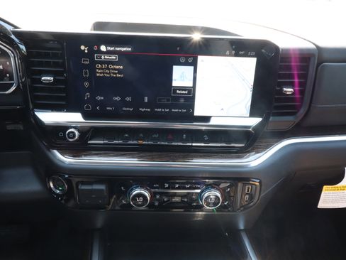 New 2025 GMC Sierra 1500 Elevation image 14