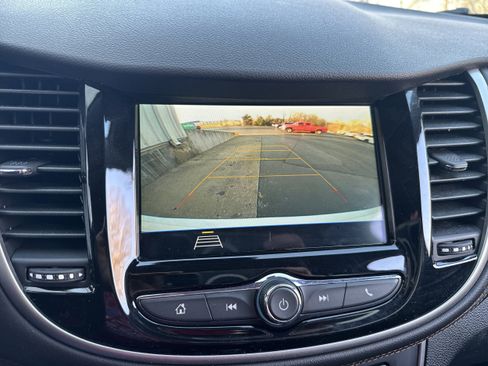 Used 2019 Chevrolet Trax LT w/ LT Convenience Package image 17
