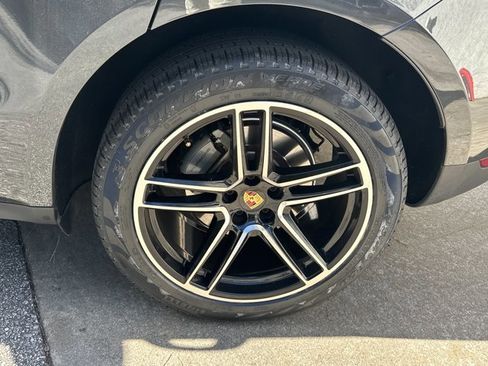 Used 2021 Porsche Macan S image 24