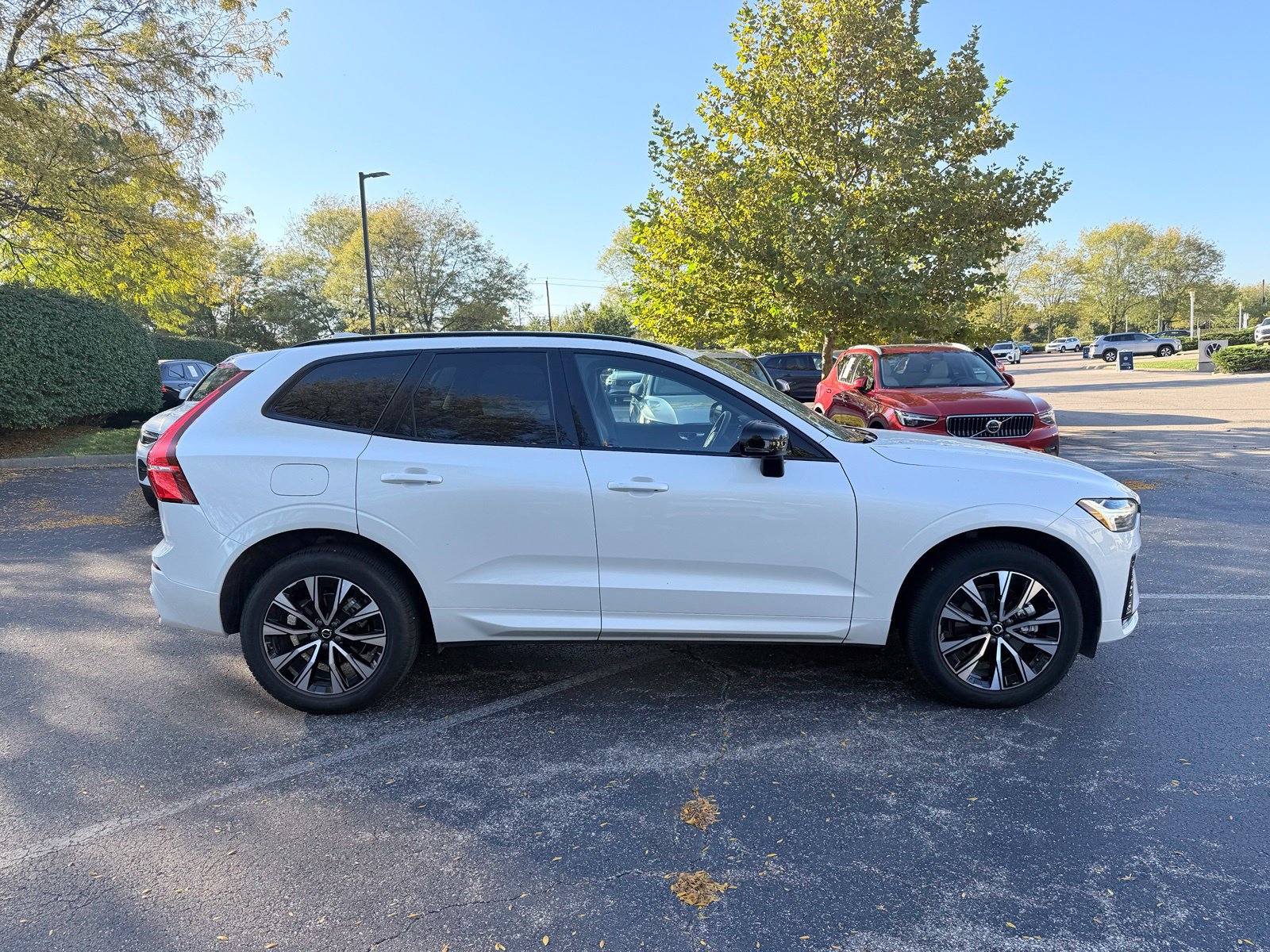 Used 2025 Volvo XC60 B5 Core w/ Protection Package Premier AWD/4WD image 10