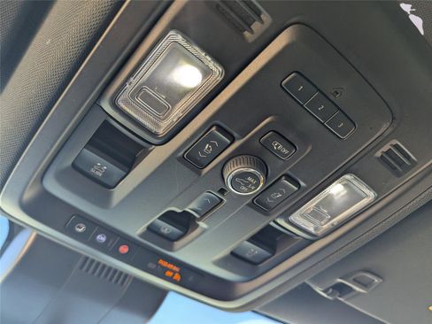 Used 2023 Chevrolet Tahoe Premier w/ Premium Package 2 image 25