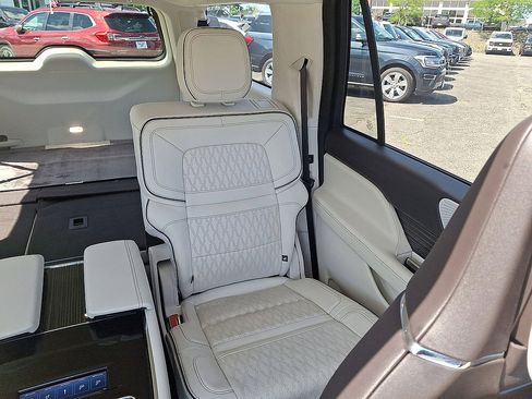 Used 2024 Lincoln Navigator L Black Label AWD/4WD image 14