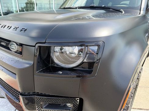 Used 2024 Land Rover Defender 110 X-Dynamic SE AWD/4WD image 11