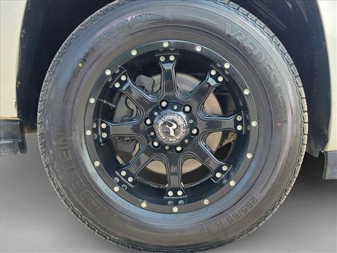 Used 2010 Chevrolet Tahoe LTZ AWD/4WD image 9