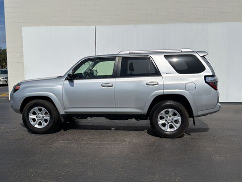 Used 2018 Toyota 4Runner SR5 RWD image 2