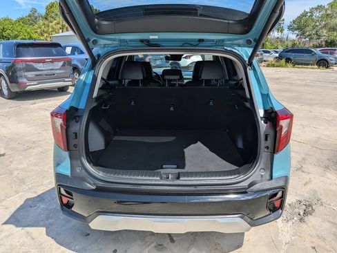 Certified 2025 Kia Seltos SX w/ SX Sunroof Package AWD/4WD image 13