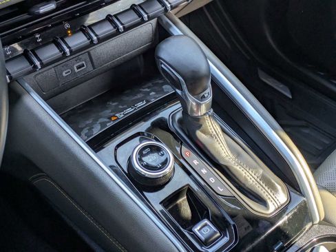 Used 2023 Chevrolet Colorado ZR2 w/ ZR2 Convenience Package III image 31