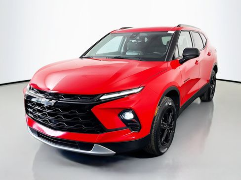 Used 2023 Chevrolet Blazer LT w/ Midnight/Sport Edition FWD image 4