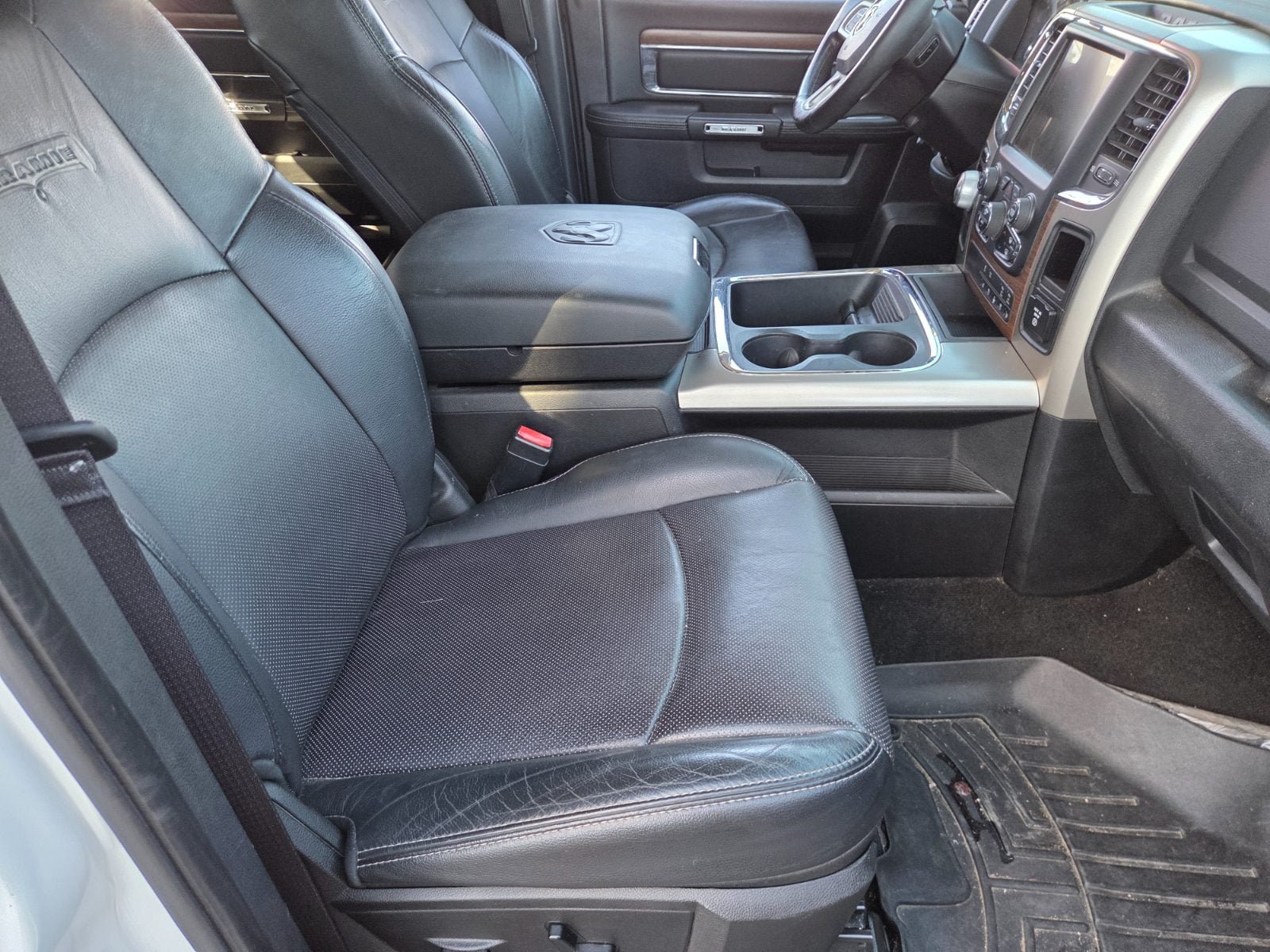 Used 2016 RAM 1500 Laramie w/ Convenience Group RWD image 14