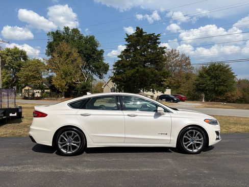 Used 2019 Ford Fusion Titanium image 5