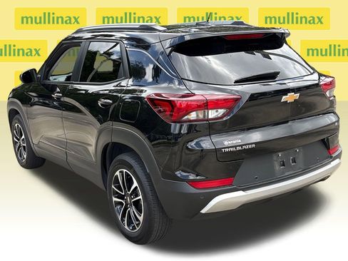 Used 2025 Chevrolet TrailBlazer LT w/ Driver Confidence Package FWD image 9