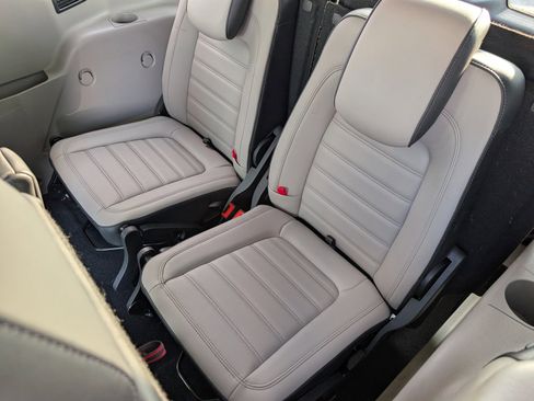 Used 2023 Ford Transit Connect Titanium image 29