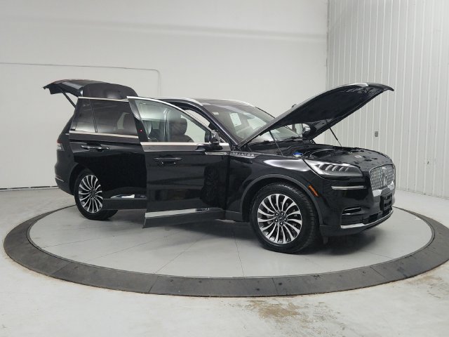 Used 2023 Lincoln Aviator Reserve w/ Elements Package Plus RWD image 10
