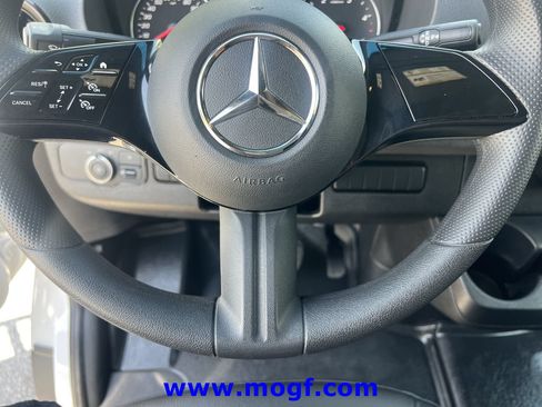 Used 2025 Mercedes-Benz Sprinter 2500 image 11