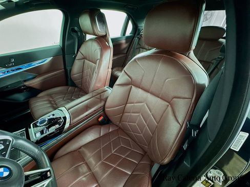 Used 2023 BMW 740i RWD image 22