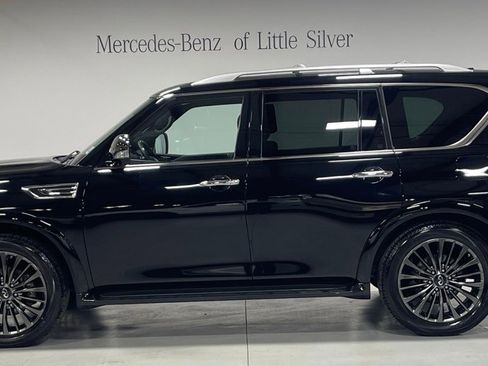 Used 2022 INFINITI QX80 Sensory w/ All-Season Package image 2