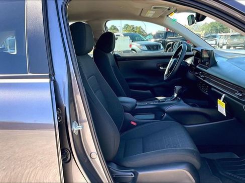 Certified 2025 Honda HR-V LX image 28