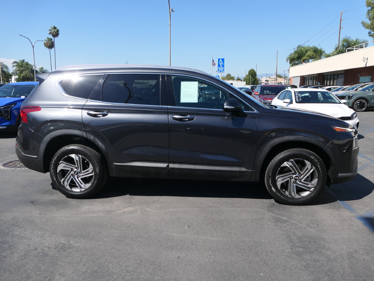 Used 2023 Hyundai Santa Fe SEL AWD/4WD image 2