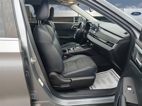 Used 2022 Mitsubishi Outlander SE image 15