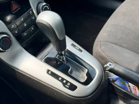 Used 2016 Chevrolet Cruze LT FWD image 12