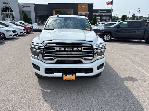 Used 2025 RAM 3500 Laramie AWD/4WD image 8