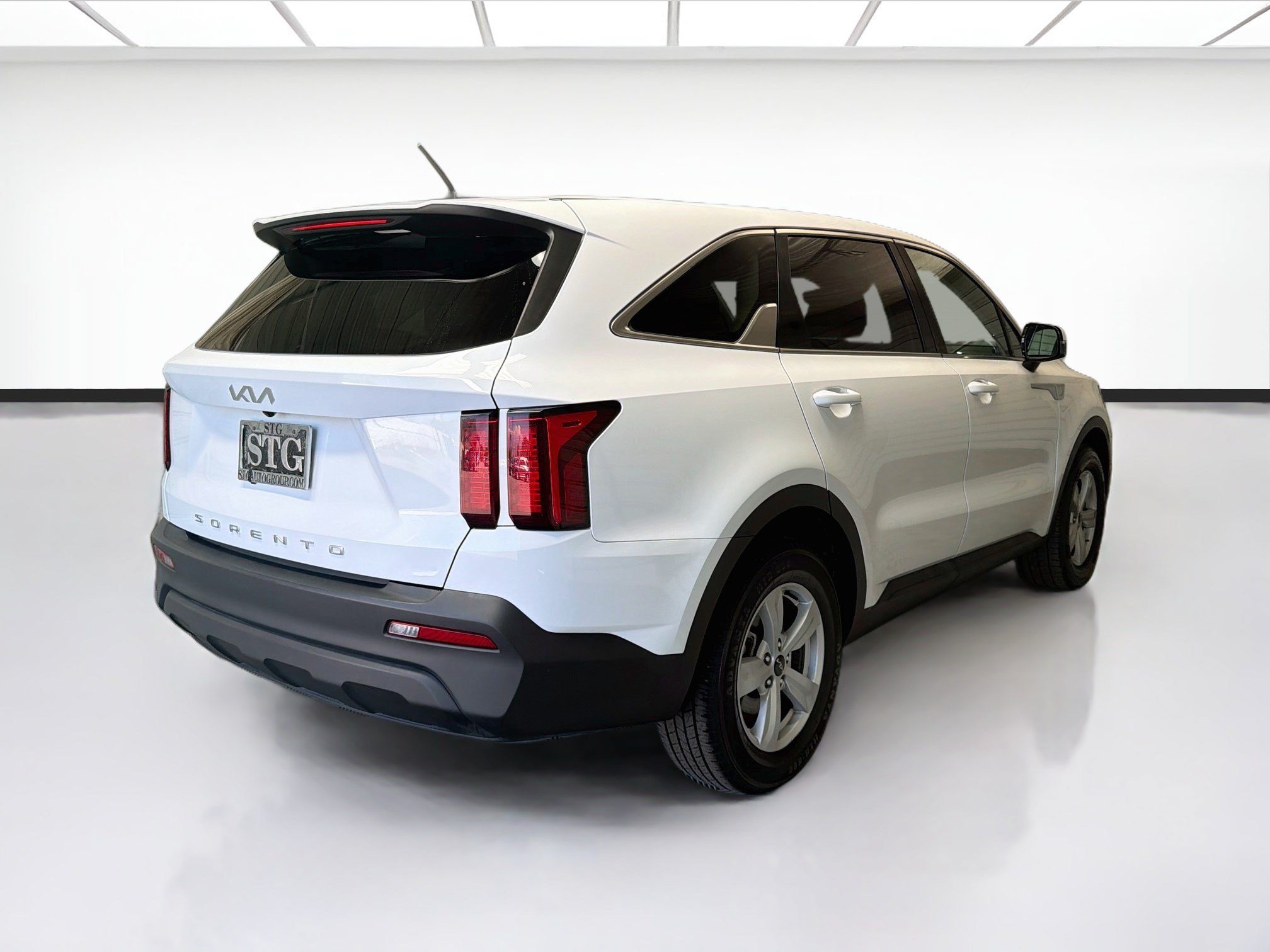 Used 2022 Kia Sorento LX FWD image 4