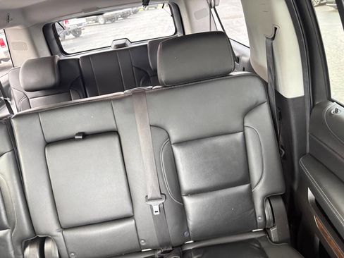 Used 2019 Chevrolet Suburban LT AWD/4WD image 17