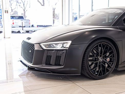 Used 2017 Audi R8 V10 plus image 4