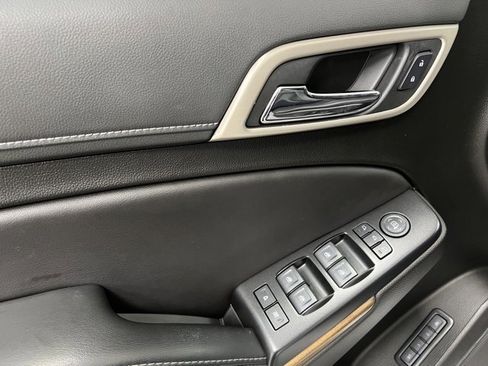 Used 2020 GMC Yukon Denali w/ Open Road Package image 25