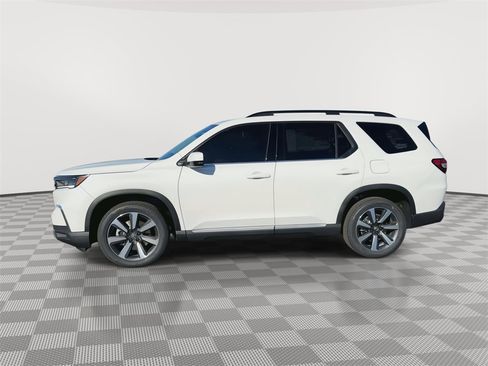 New 2025 Honda Pilot Touring image 5