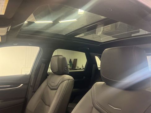 Used 2024 Cadillac XT5 Premium Luxury image 12