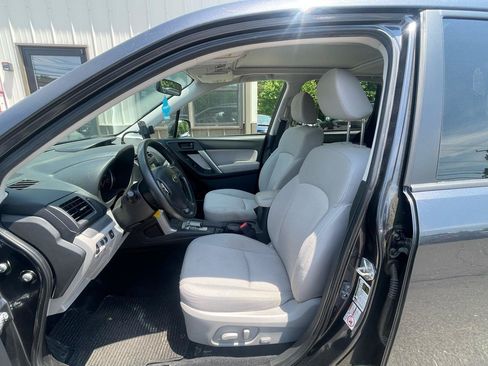 Used 2015 Subaru Forester 2.5i Premium w/ All-Weather Package AWD/4WD image 11