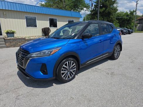 Used 2021 Nissan Kicks SR w/ SR Premium Package image 2